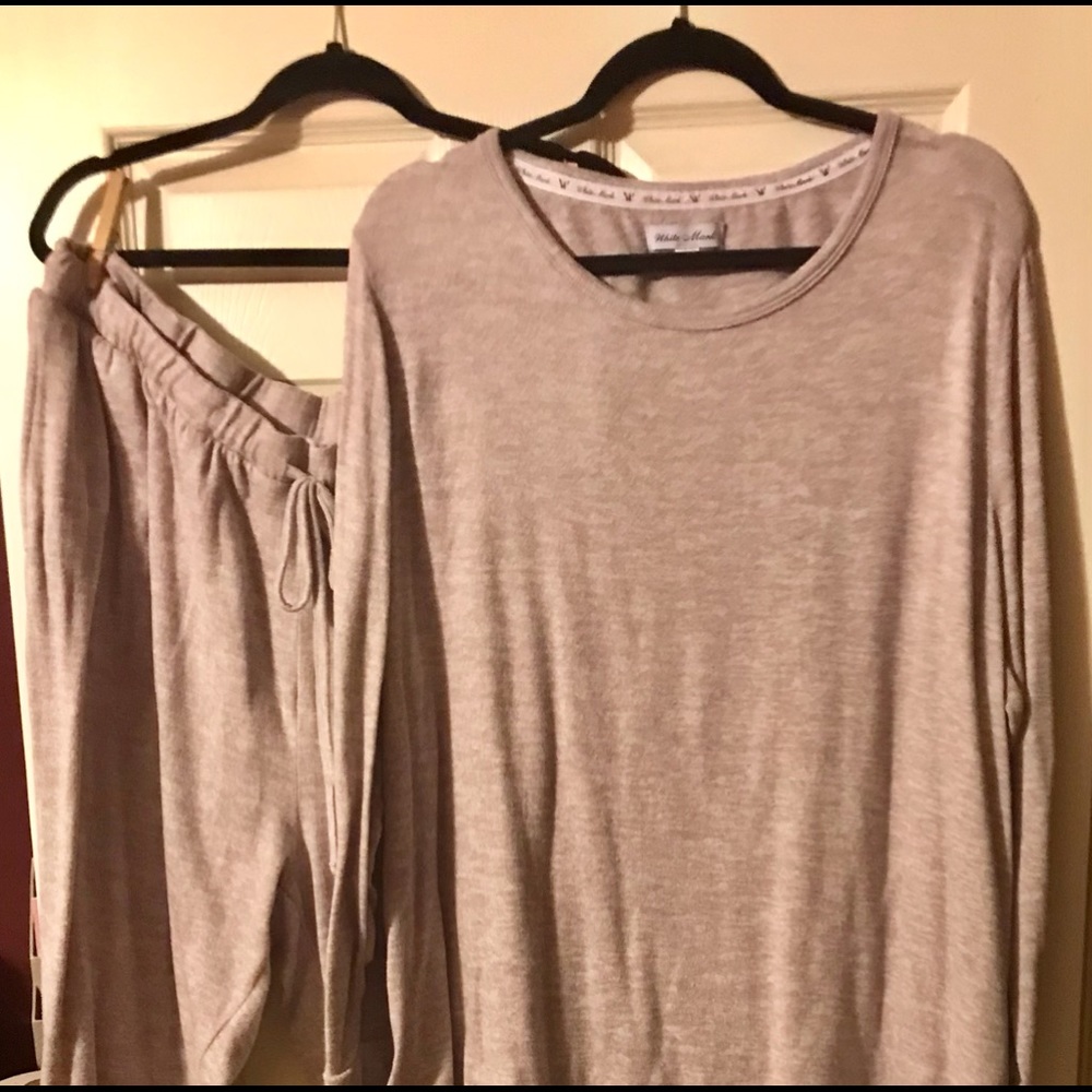 MARK WHITE LOUNGING OUTFIT